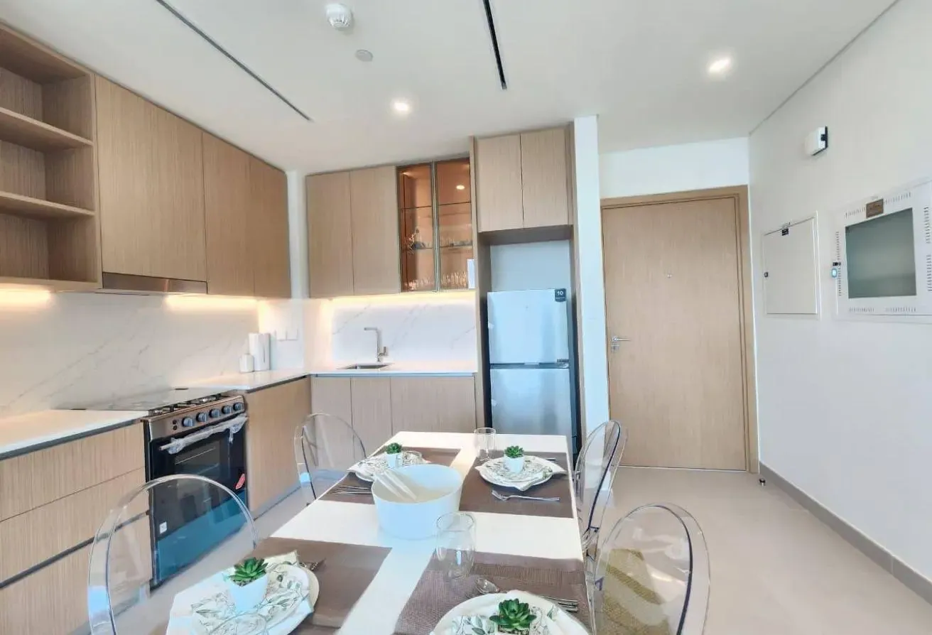 Furnished 1BR | Park & Downtown Views