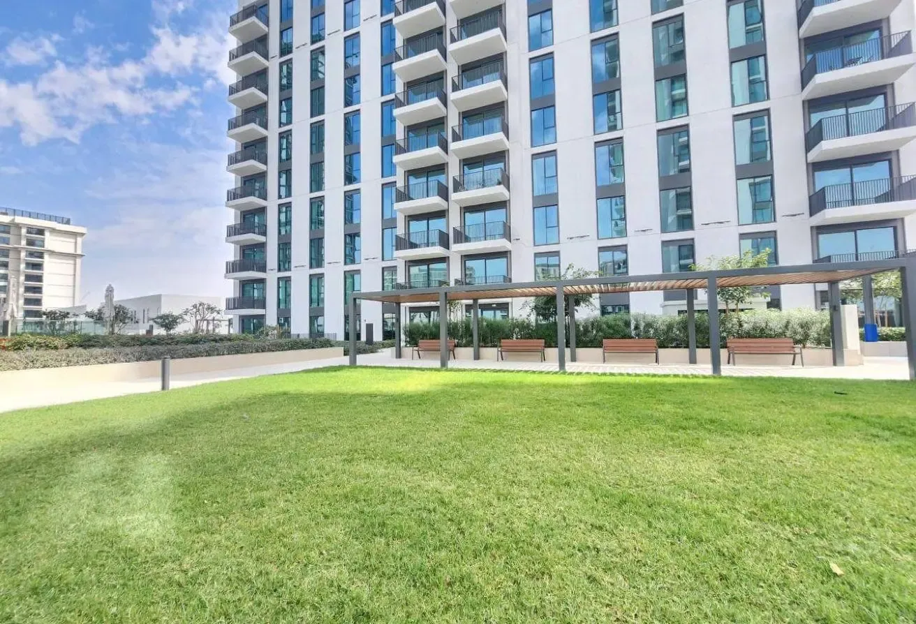 Furnished 1BR | Park & Downtown Views