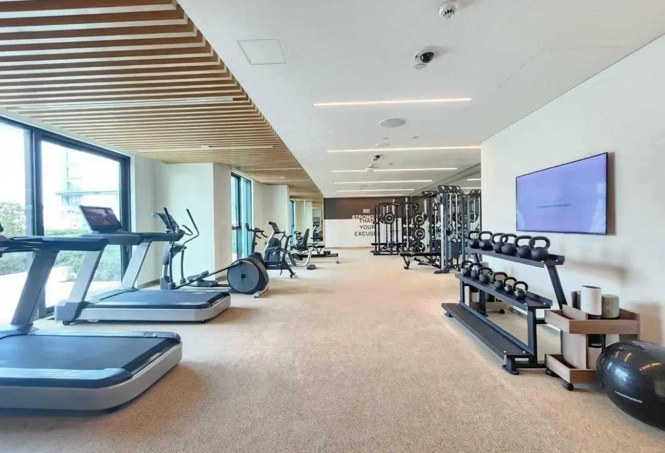 Furnished 1BR | Park & Downtown Views