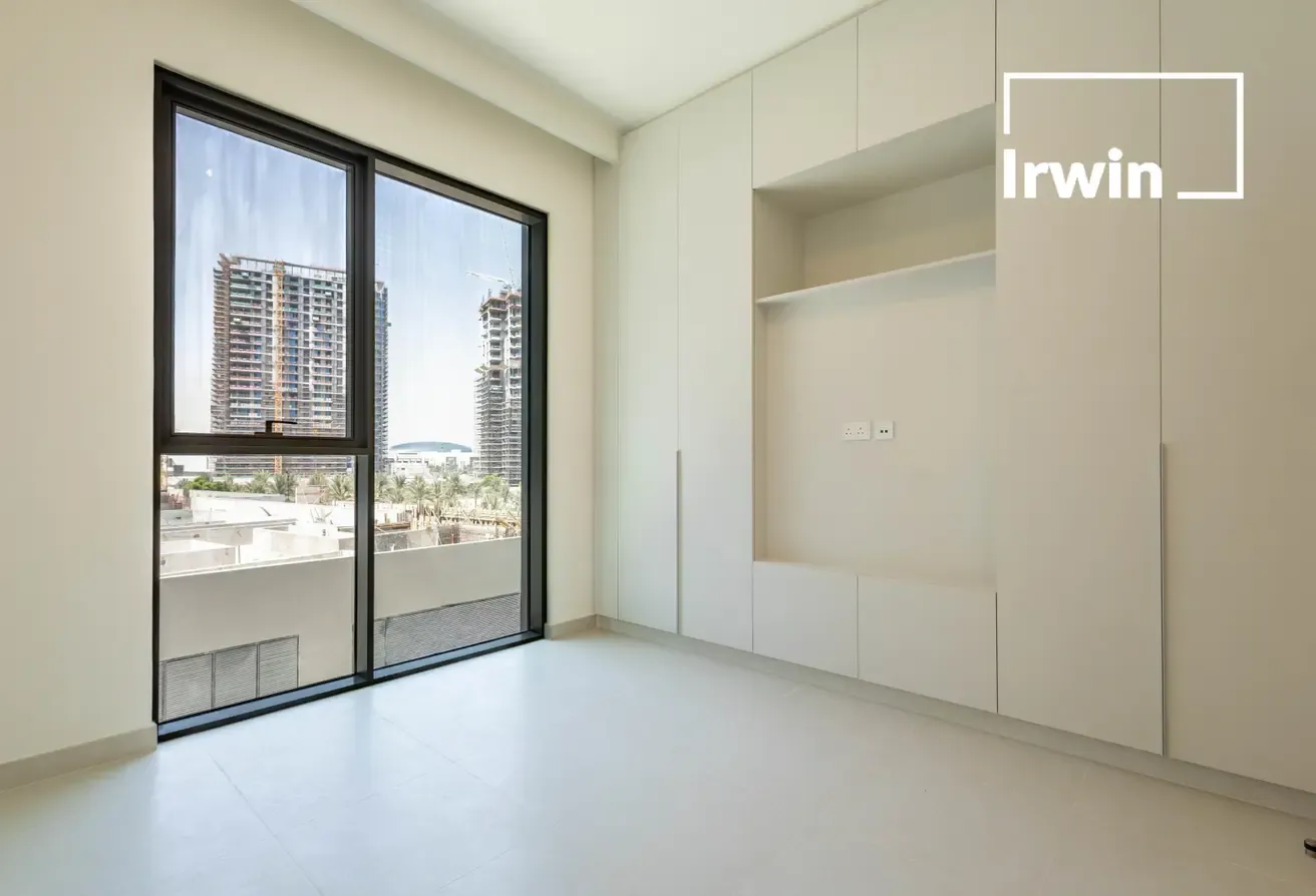Park View | New Building | 12 cheques option.