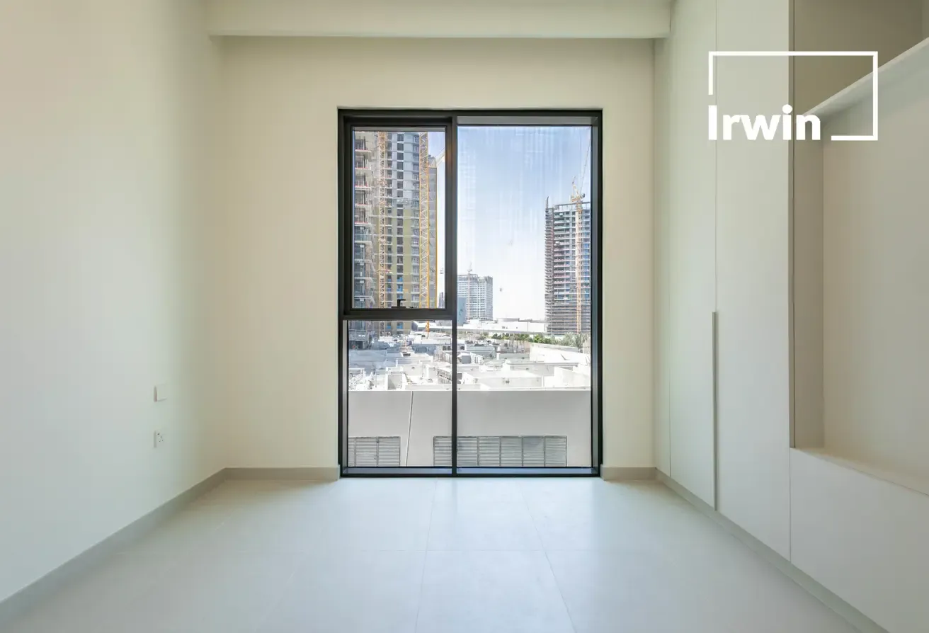Park View | New Building | 12 cheques option.