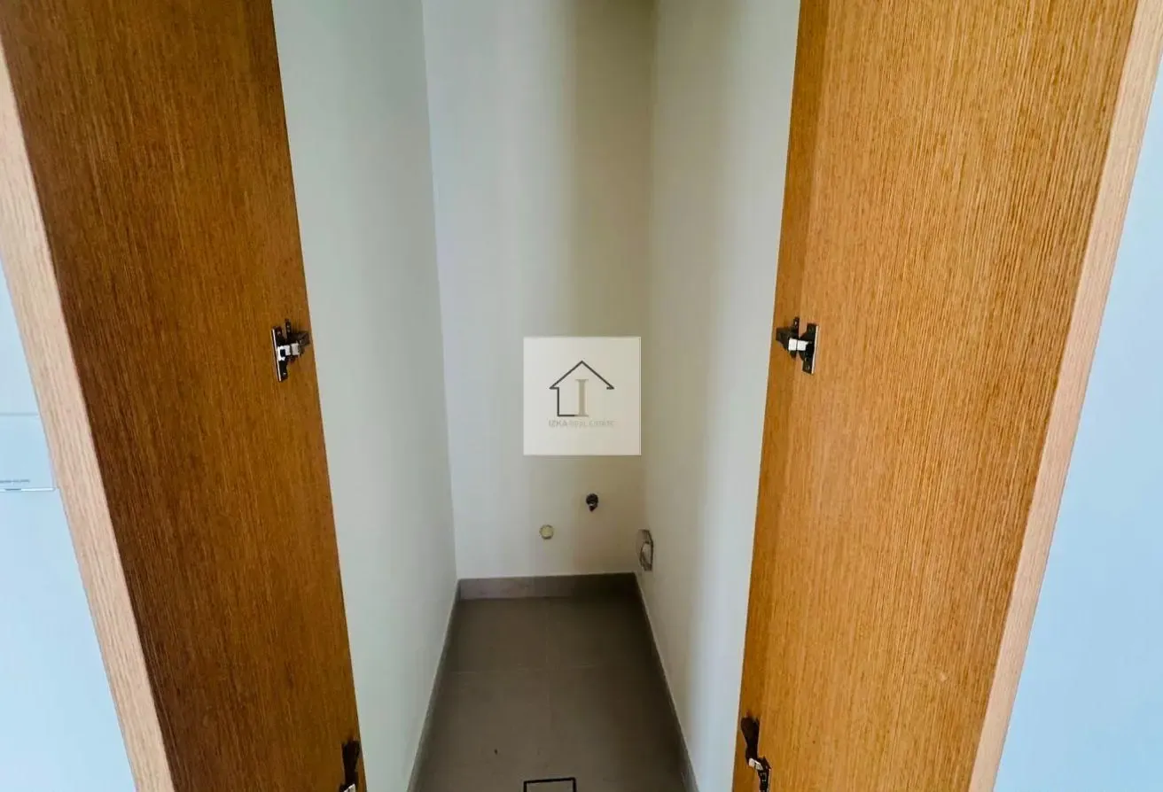 BRAND NEW | SPACIOUS LAYOUT | COMMUNITY VIEW