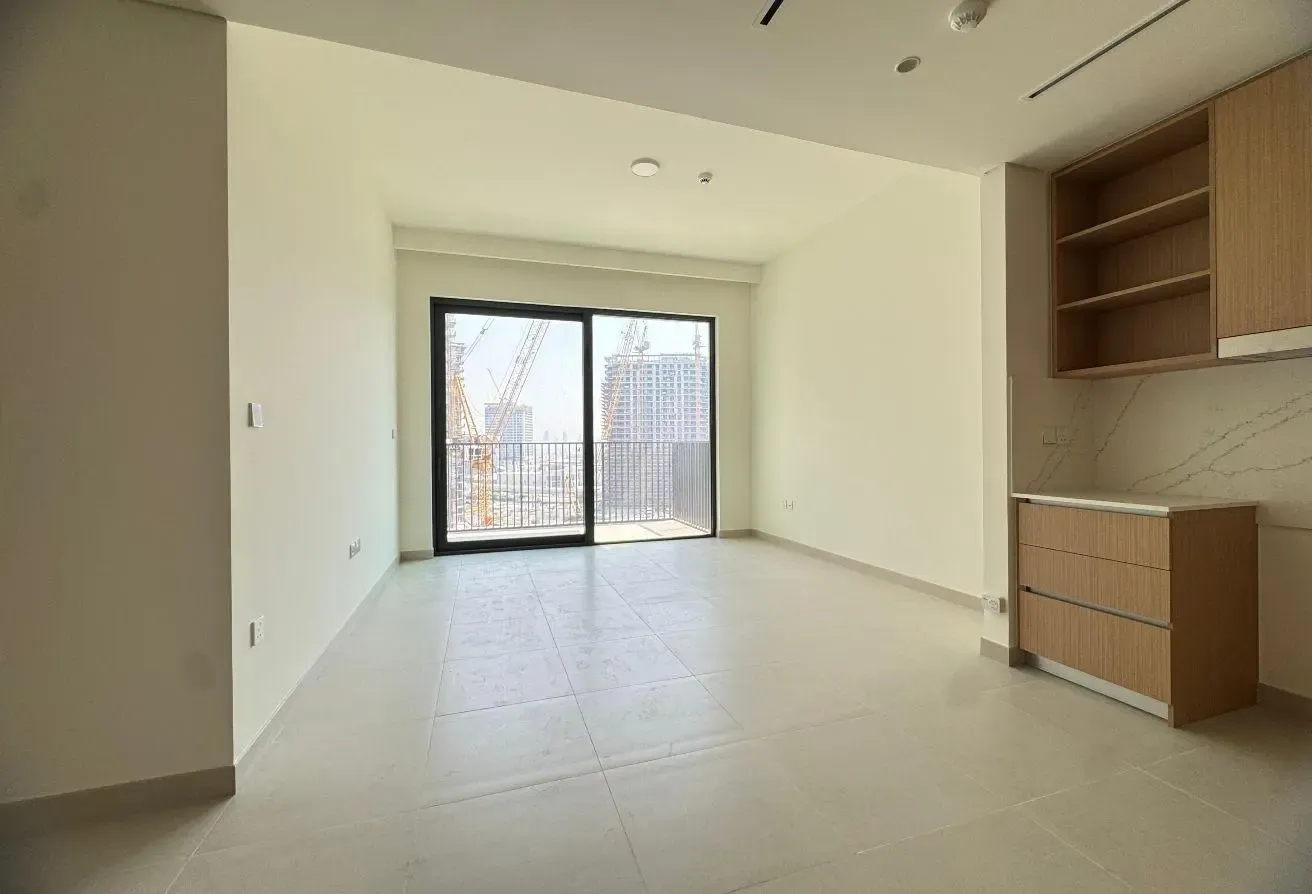 High floor|Ready to move| With balcony|Unfurnished