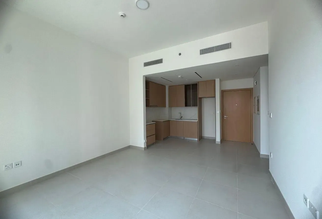High floor|Ready to move| With balcony|Unfurnished