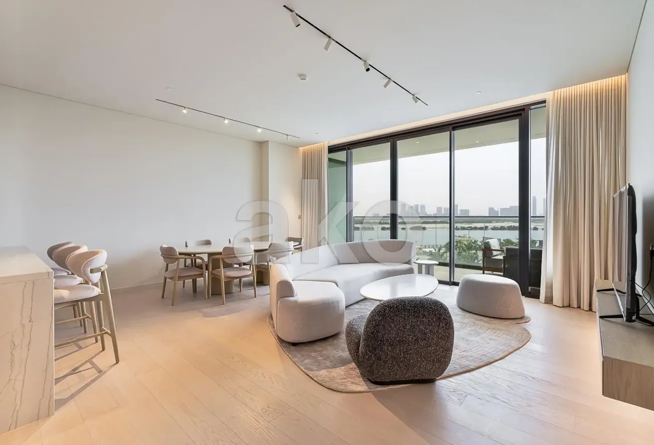 Kempinski 3BR | Stunning Creek View | Huge Balcony