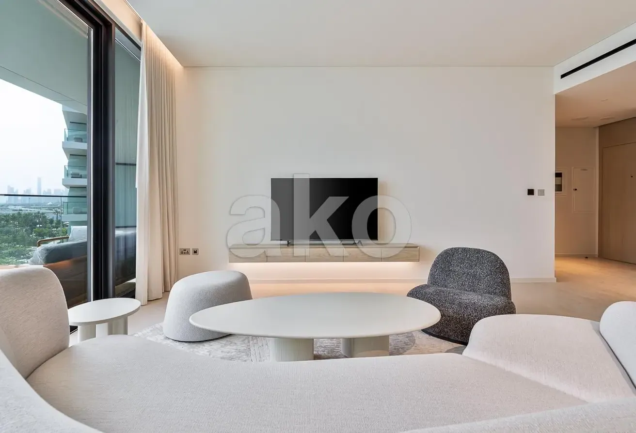 Kempinski 3BR | Stunning Creek View | Huge Balcony
