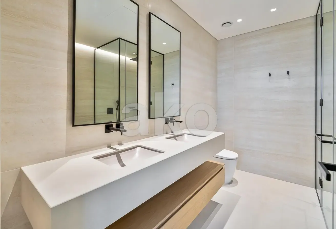 Kempinski 3BR | Stunning Creek View | Huge Balcony