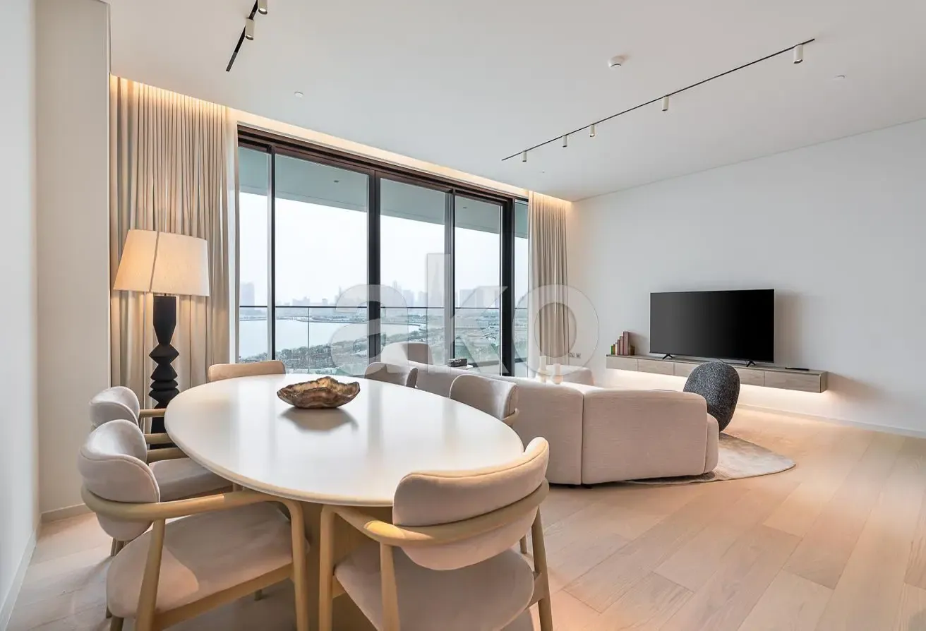 Brand New 3BR Stunning Creek View Fully Furnished