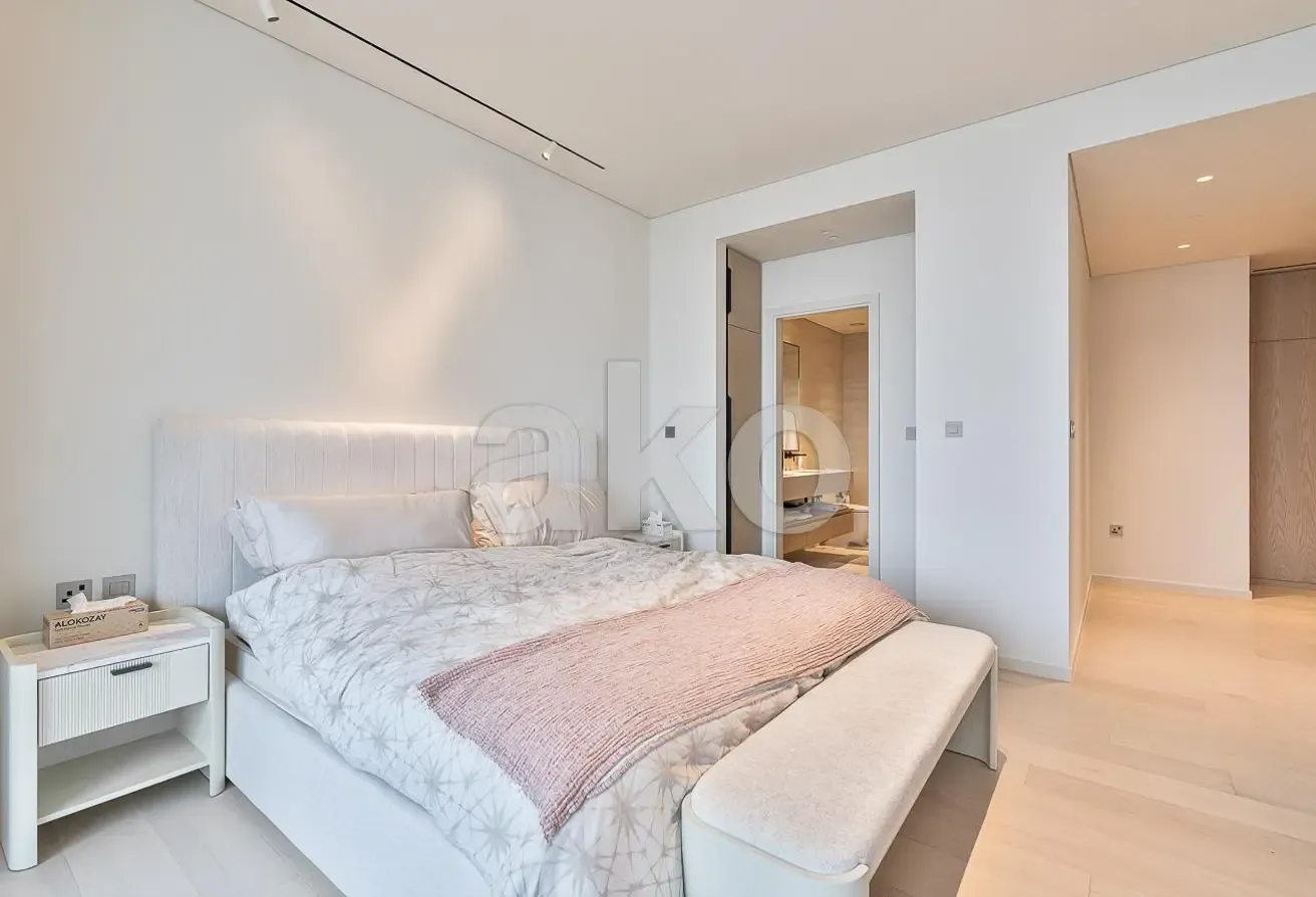 Brand New 3BR Stunning Creek View Fully Furnished