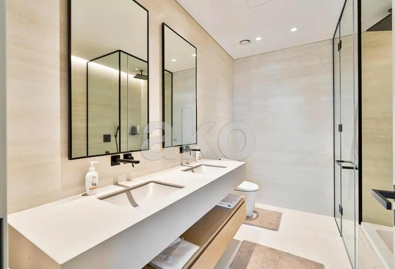 Brand New 3BR Stunning Creek View Fully Furnished