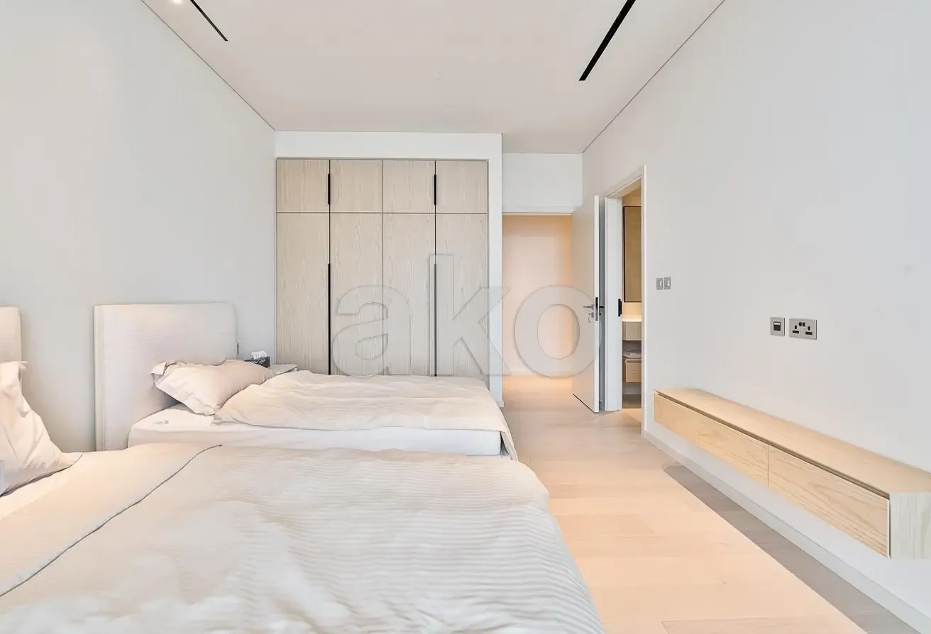 Brand New 3BR Stunning Creek View Fully Furnished