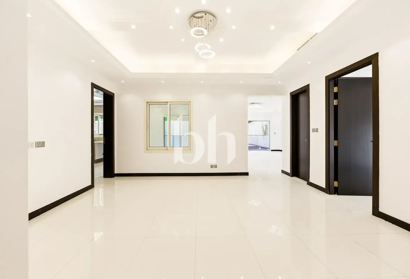 5 Bedrooms | Upgraded | Vastu | Corner Plot