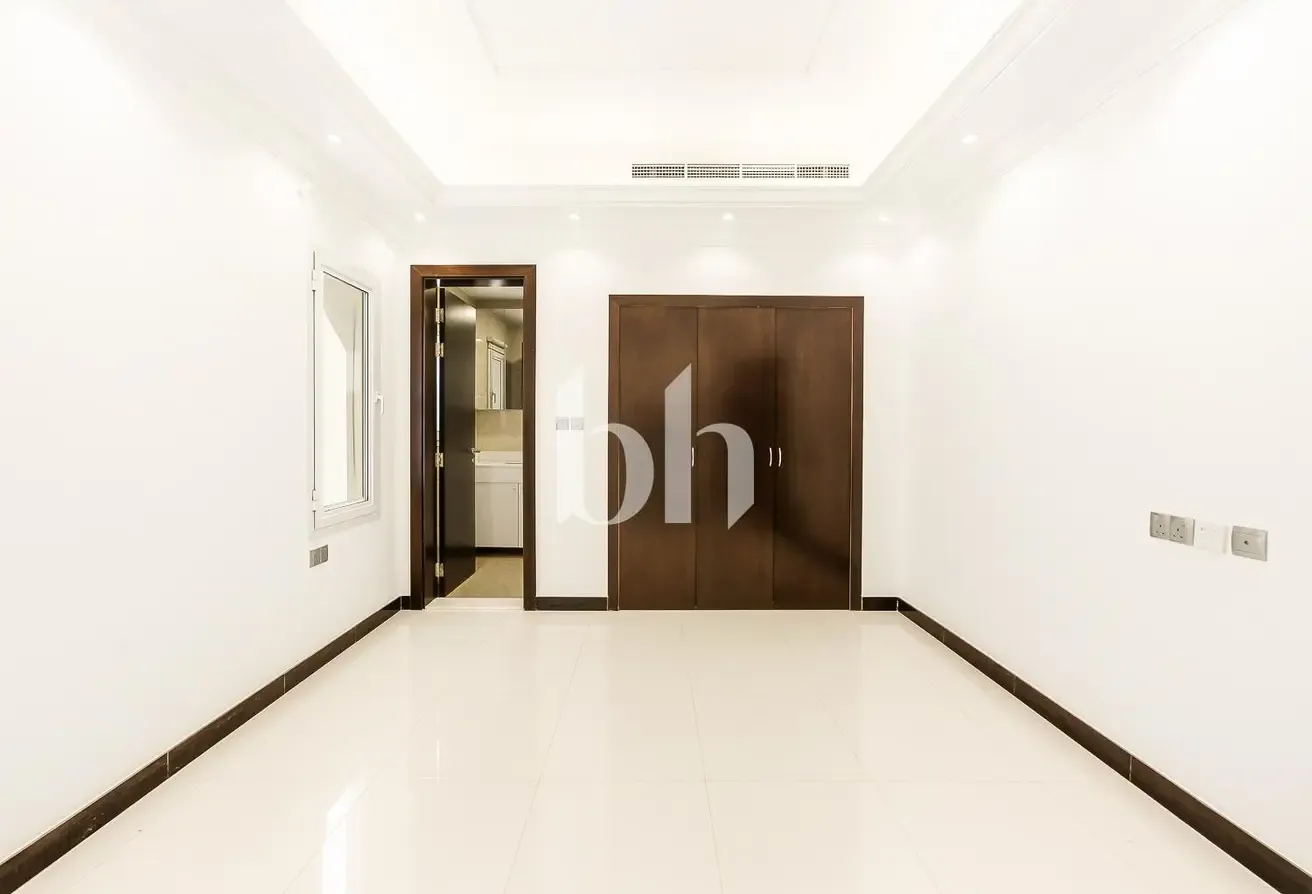 5 Bedrooms | Upgraded | Vastu | Corner Plot
