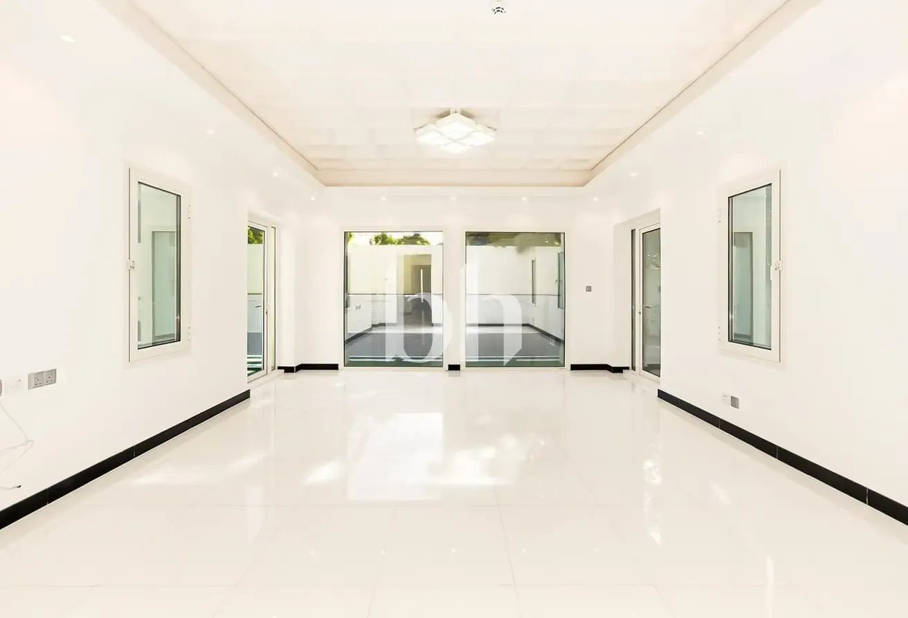 5 Bedrooms | Upgraded | Vastu | Corner Plot