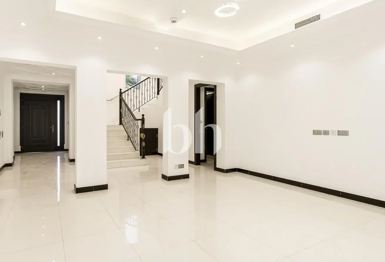 5 Bedrooms | Upgraded | Vastu | Corner Plot