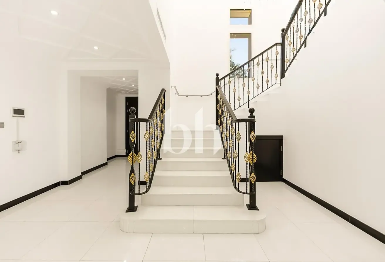 5 Bedrooms | Upgraded | Vastu | Corner Plot
