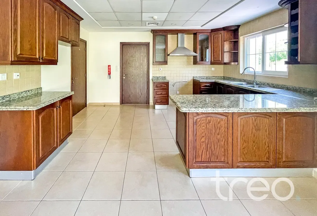 3 Bedroom  |  Vacant  |  Alvorada 4