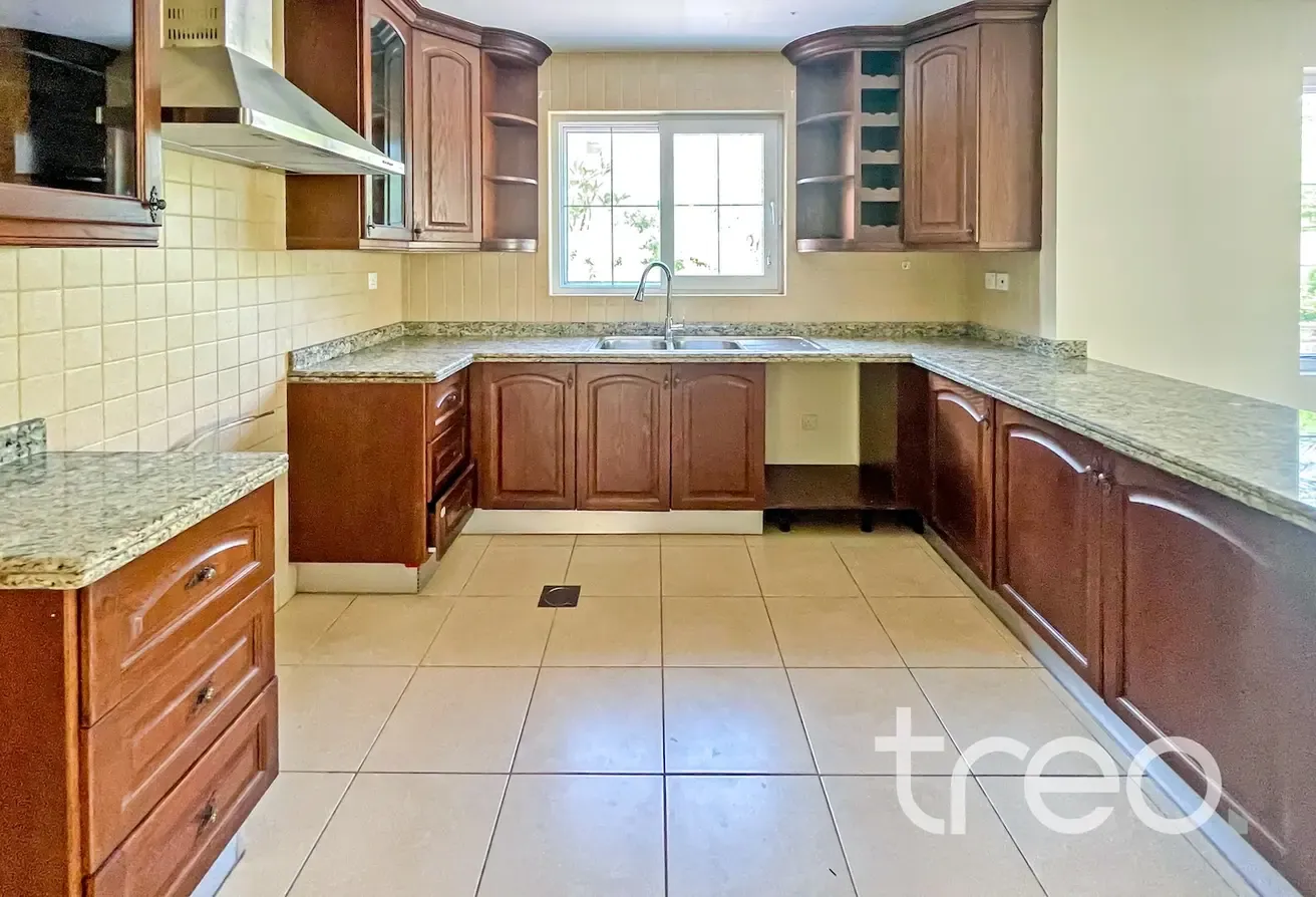 3 Bedroom  |  Vacant  |  Alvorada 4