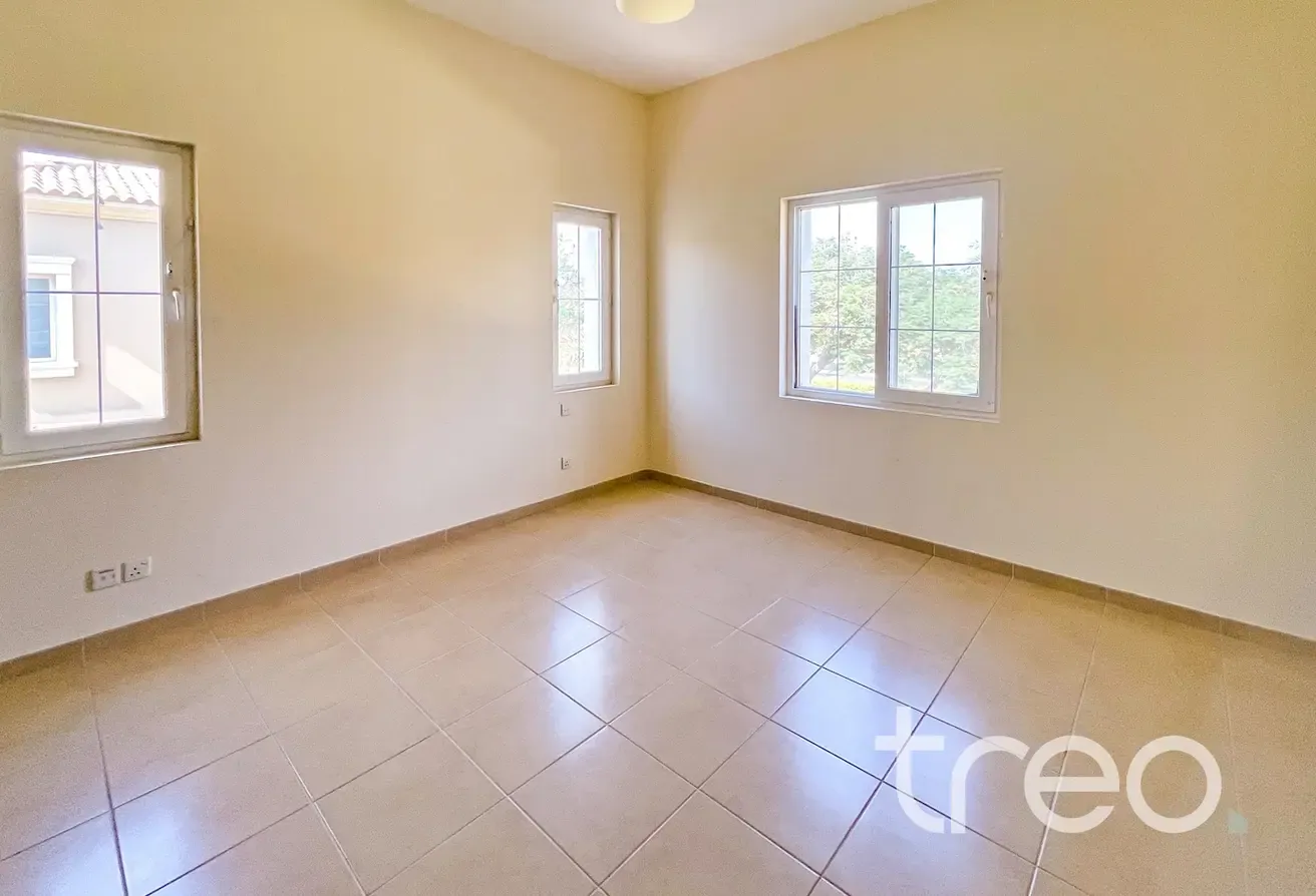 3 Bedroom  |  Vacant  |  Alvorada 4