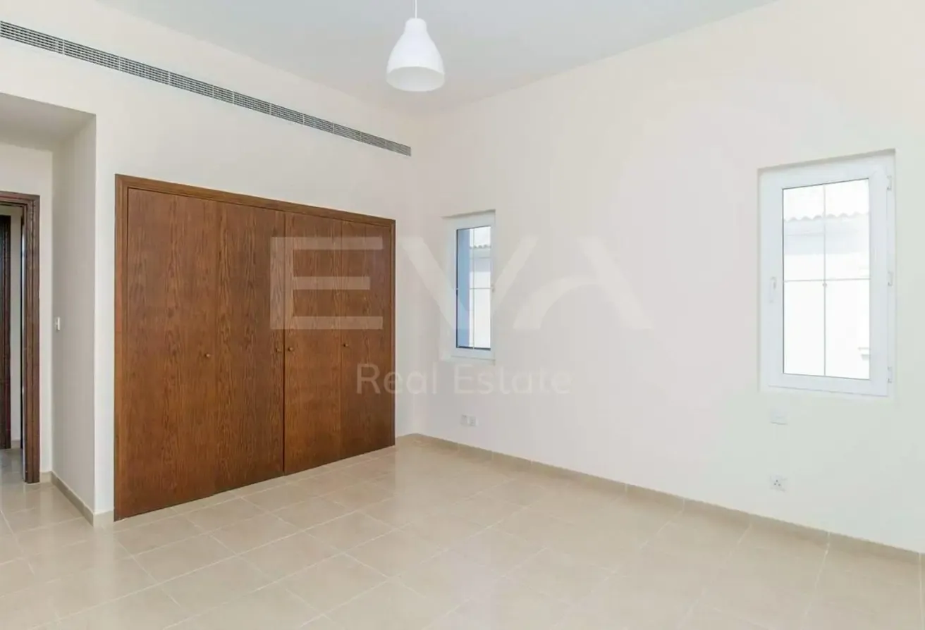 SINGLE ROW | A2 | READY TO MOVE | UNFURNISHED