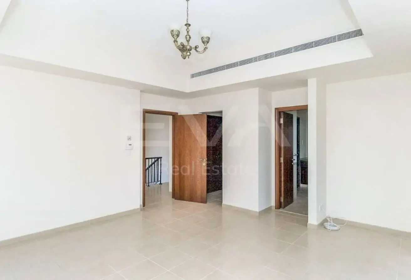 SINGLE ROW | A2 | READY TO MOVE | UNFURNISHED