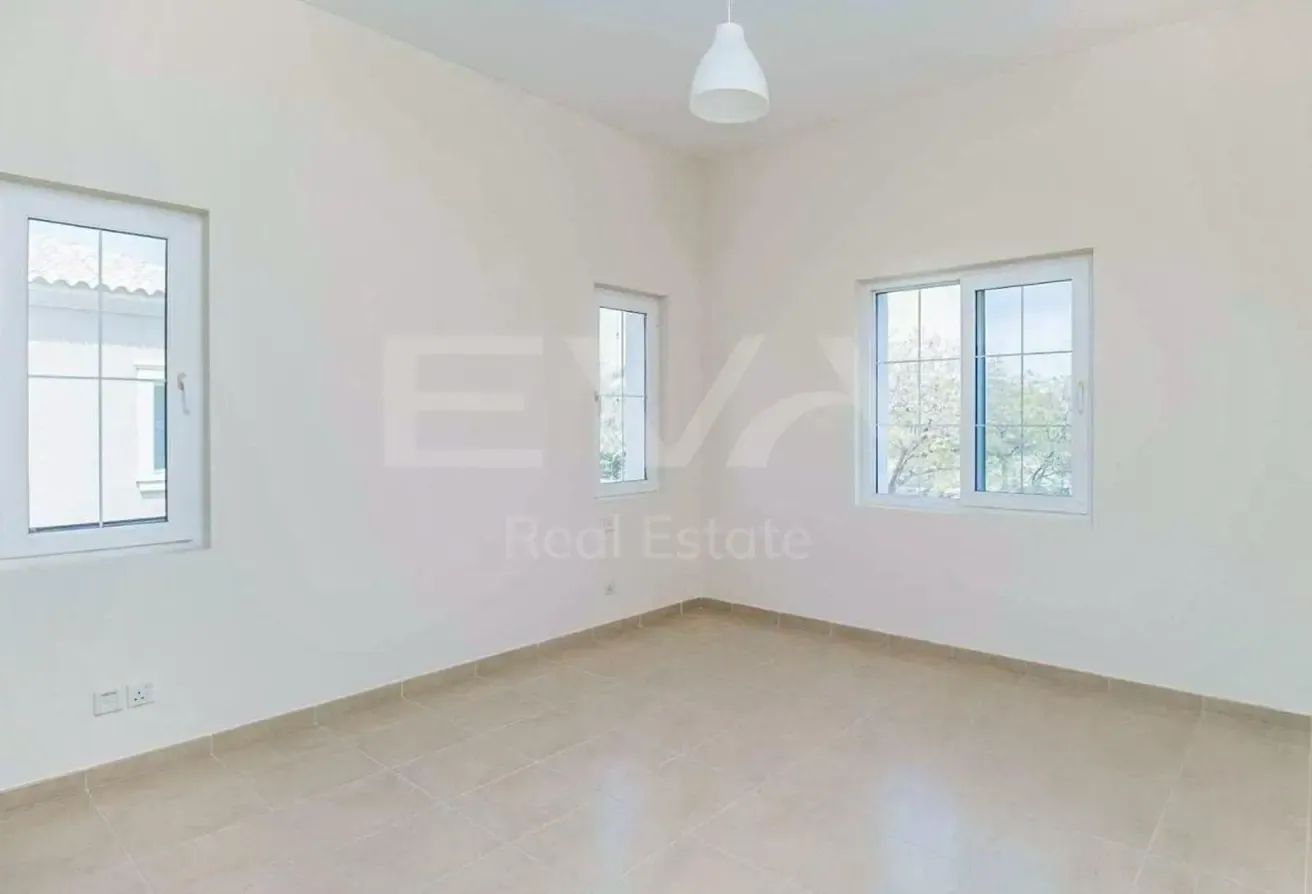 SINGLE ROW | A2 | READY TO MOVE | UNFURNISHED