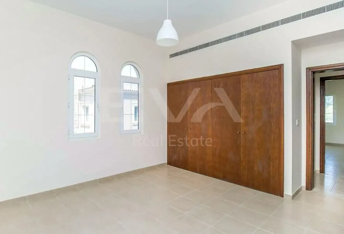 SINGLE ROW | A2 | READY TO MOVE | UNFURNISHED