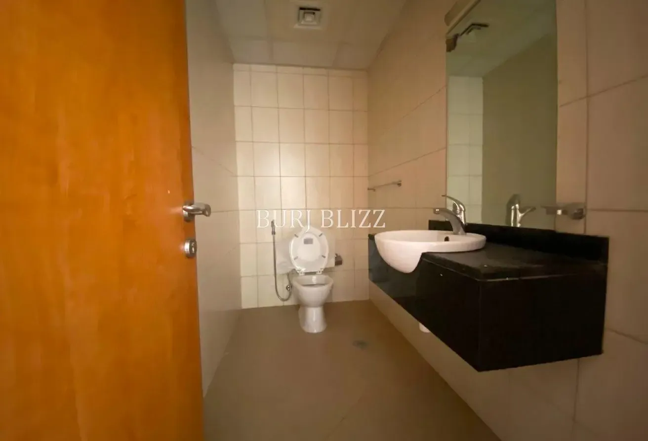 Well-Kept 1BR | Pool View | Prime Location