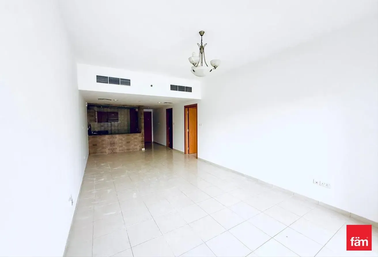 Spacious Layout | Vacant | Unfurnished