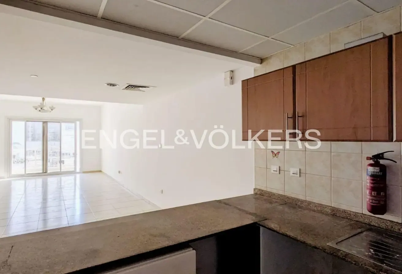 Vacant now | Low Floor | Spacious layout