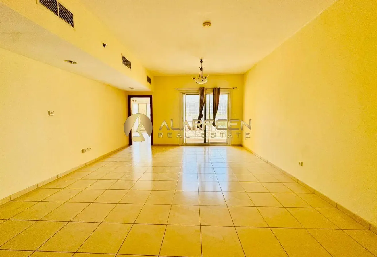 Massive Layout | Pool View | Vacant | Call Now