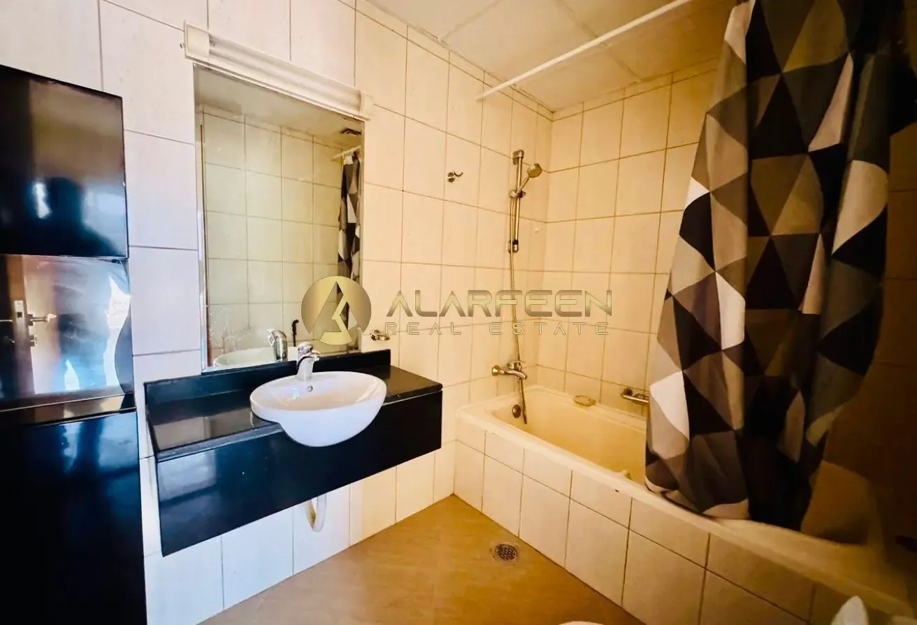 Massive Layout | Pool View | Vacant | Call Now