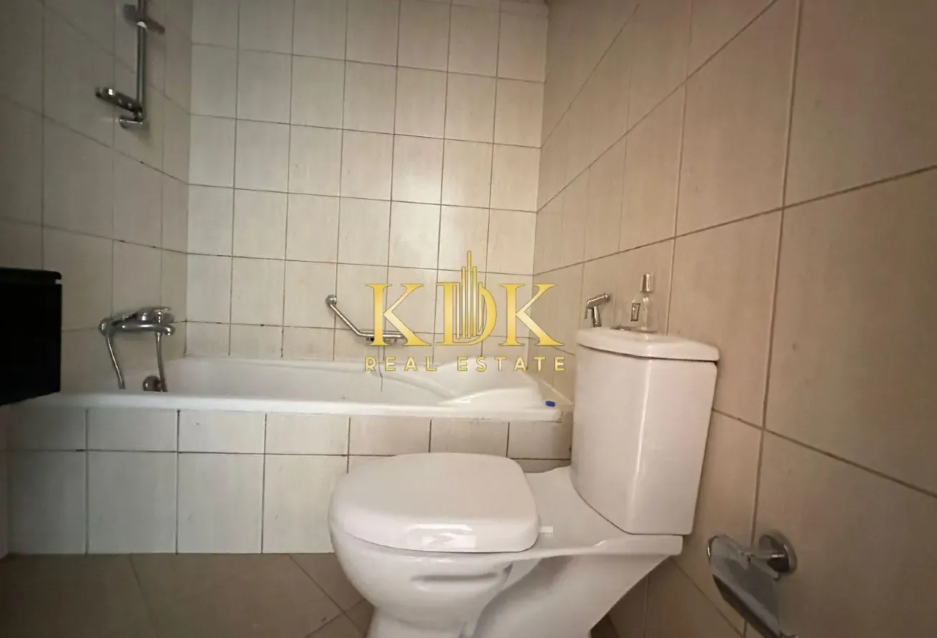 Spacious Unit | Huge Layout | Ready To Move