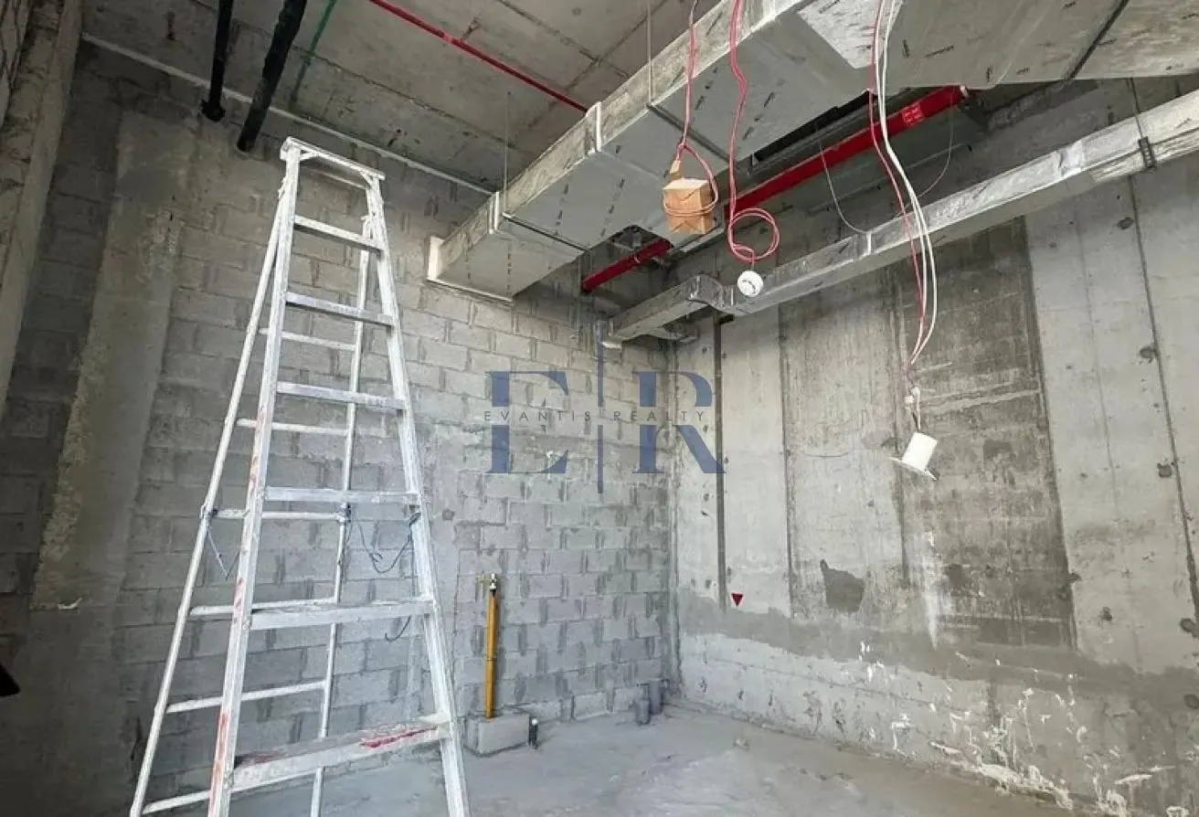 RETAIL SHOP / NEAR METRO / NO AGENT