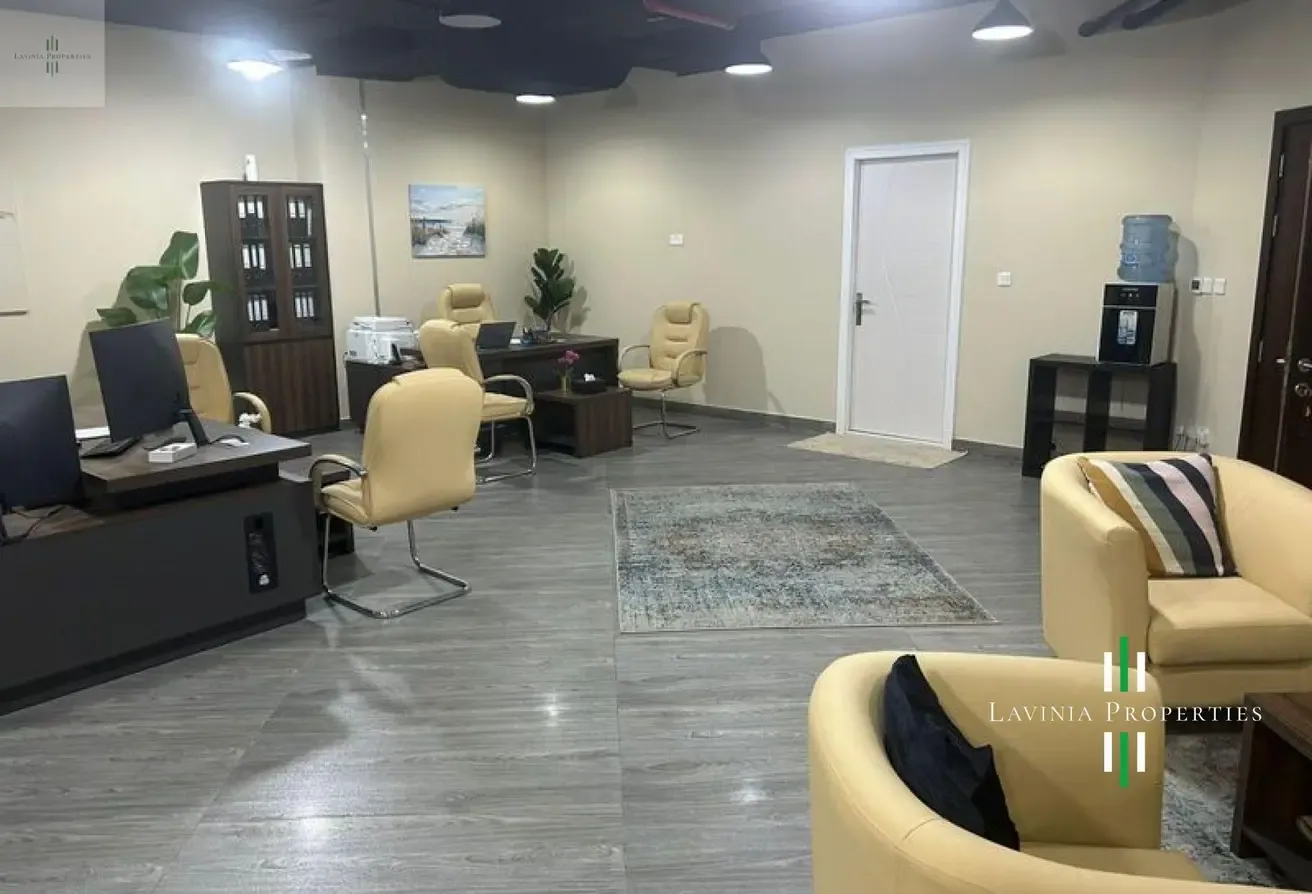 FITTED OFFICE | IDEAL LOCATION | AMPLE PARKING