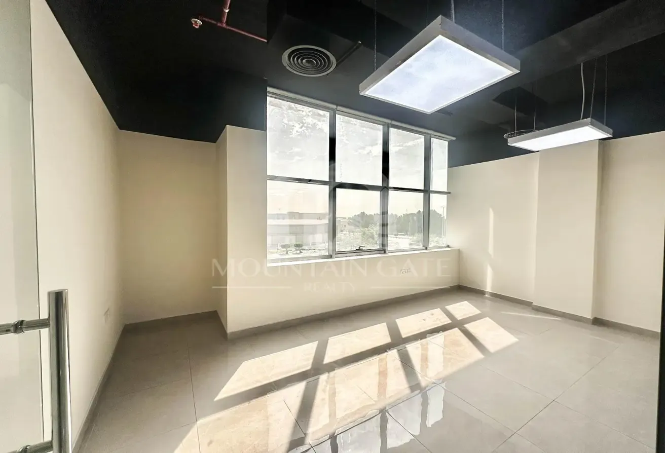 Business hub/ready/fitted/Great location