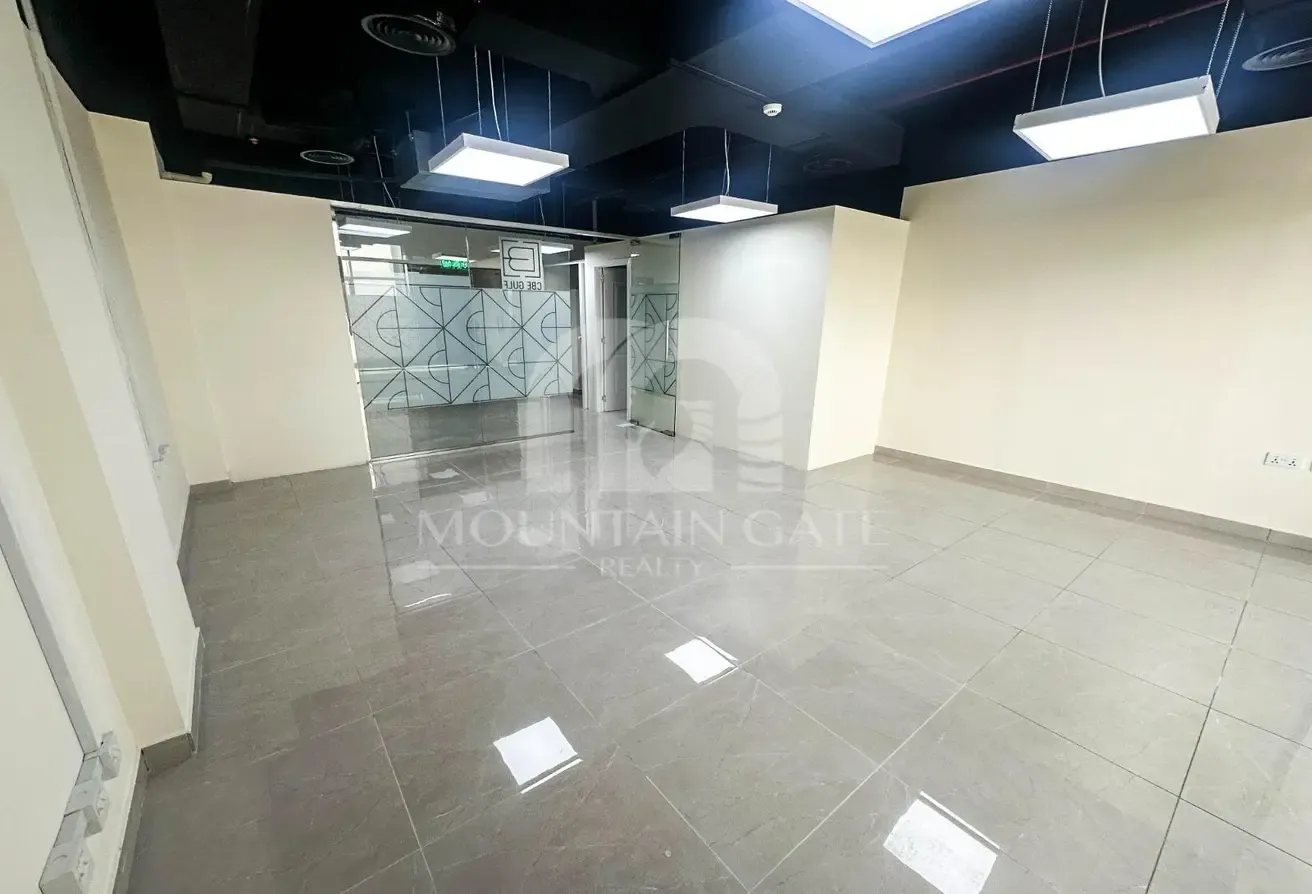 Business hub/ready/fitted/Great location