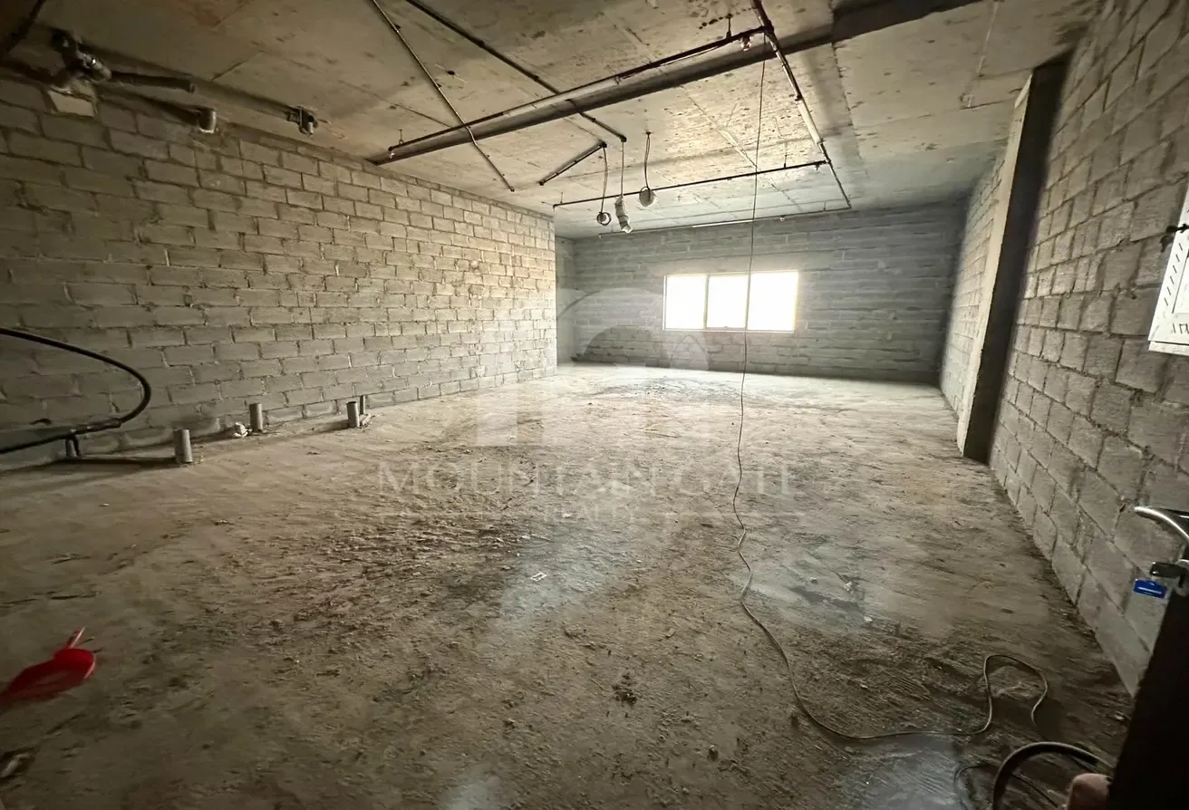 shell and core//prime location//close to metro//