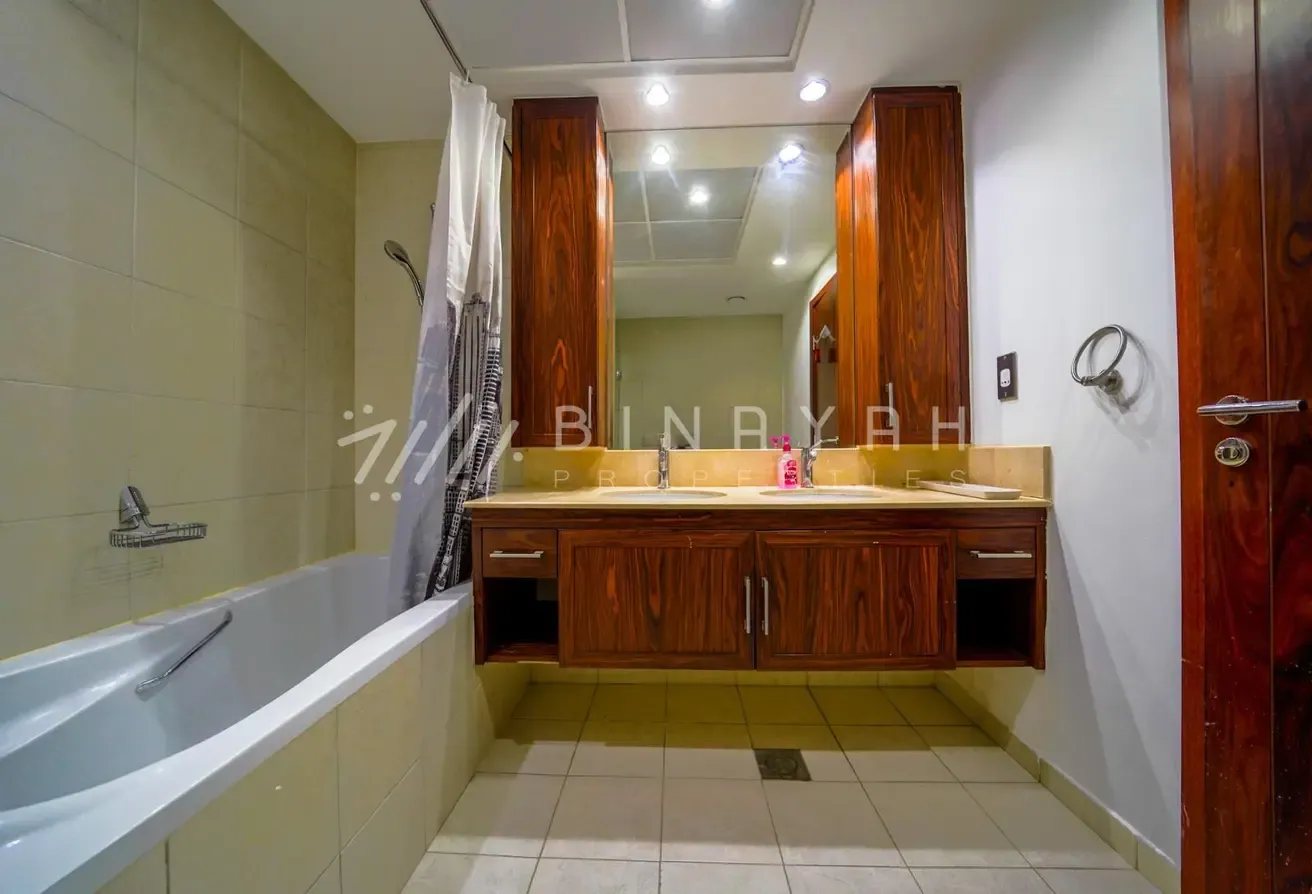 Burj Khalifa View | Premium Finishing | Spacious