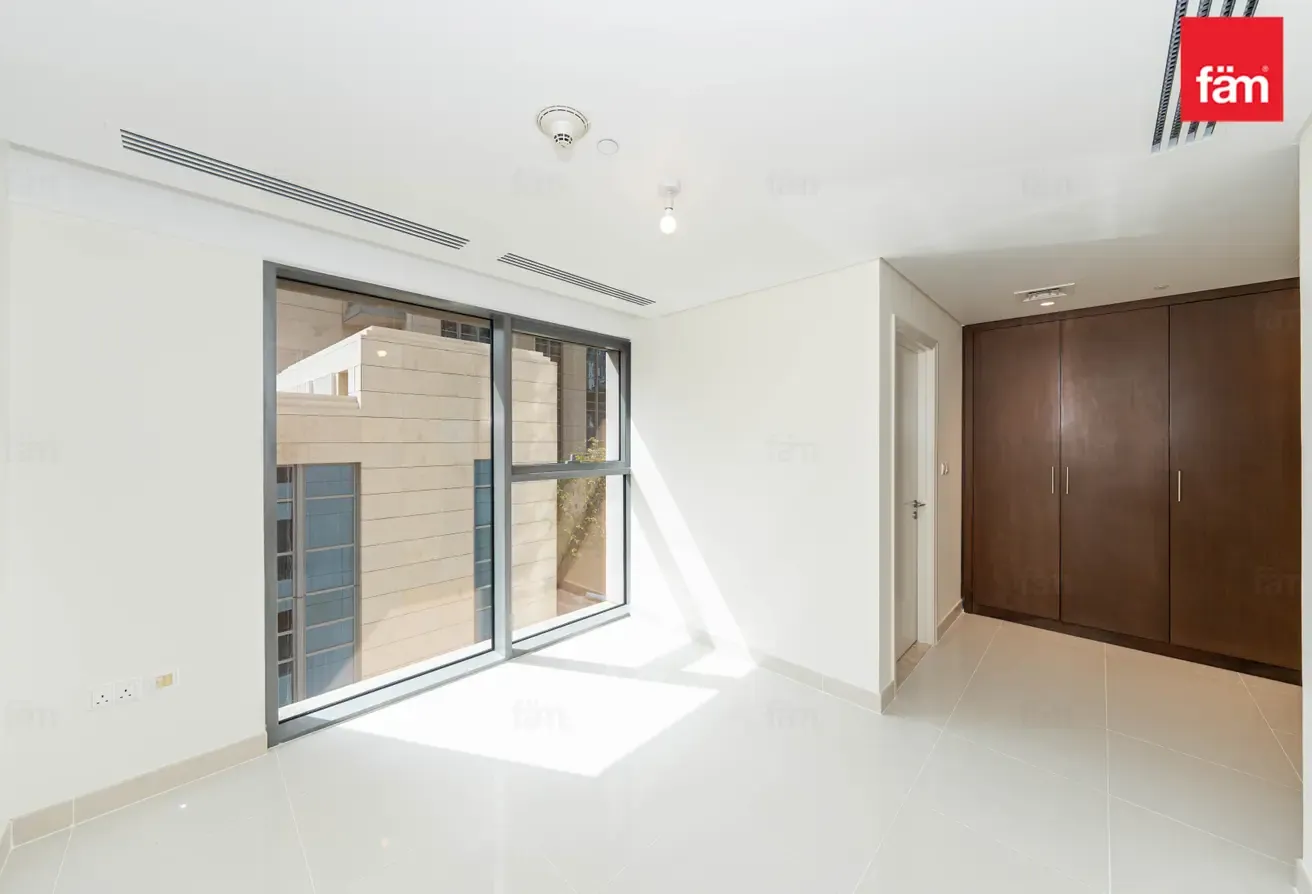 2,195 sqft 2BR Duplex | Downtown | Brand New