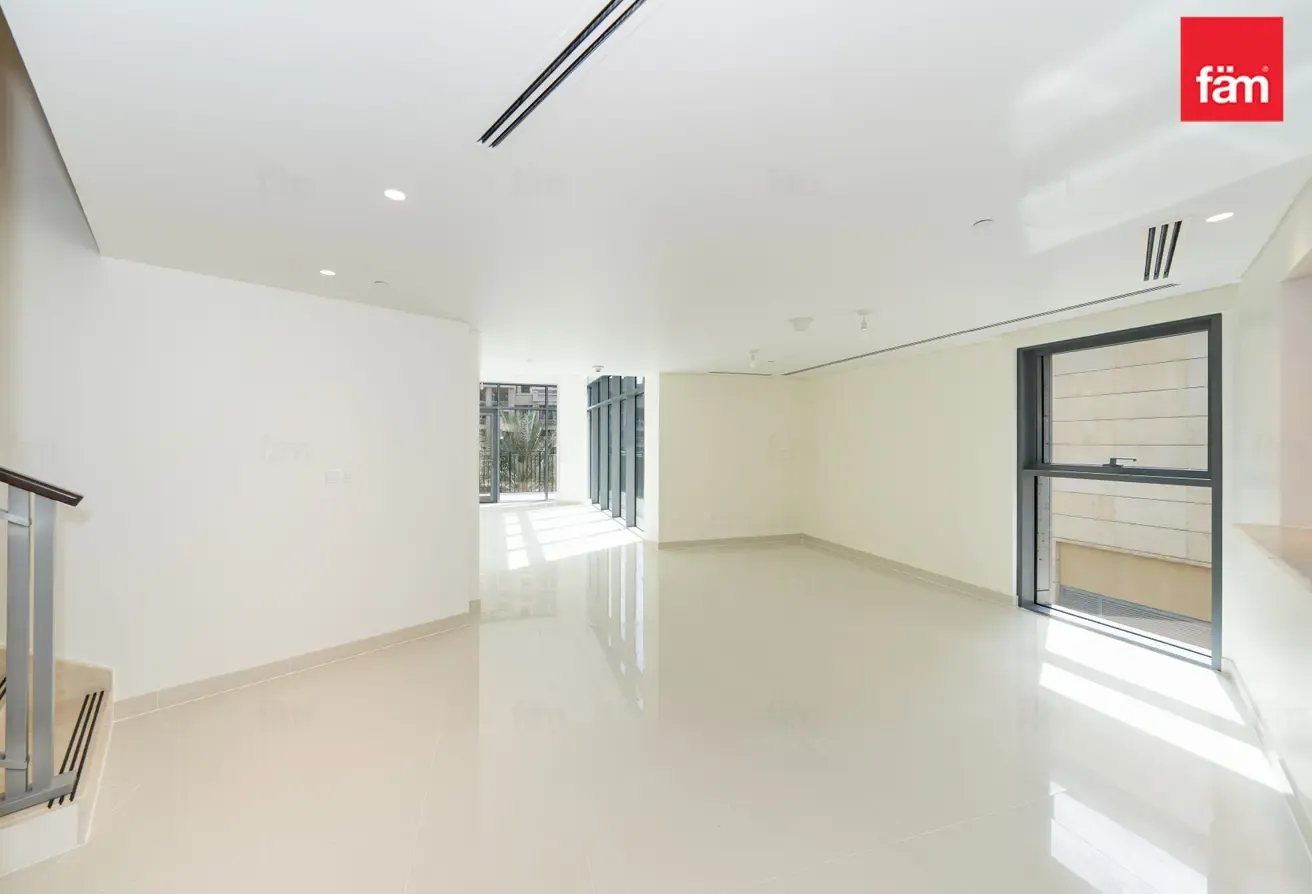 2,195 sqft 2BR Duplex | Downtown | Brand New