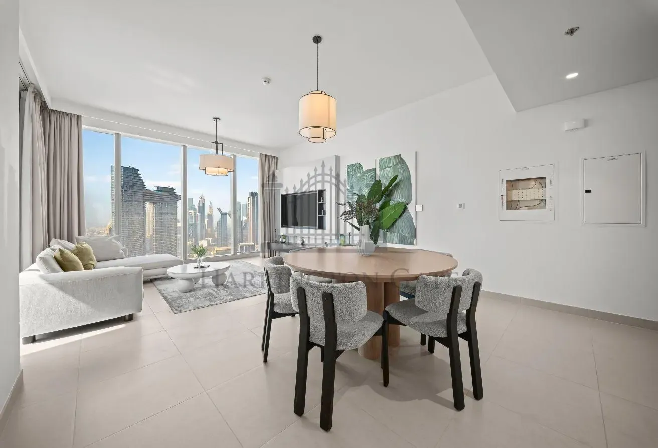 Upgraded 2 BR Apartment with Balcony in Downtown