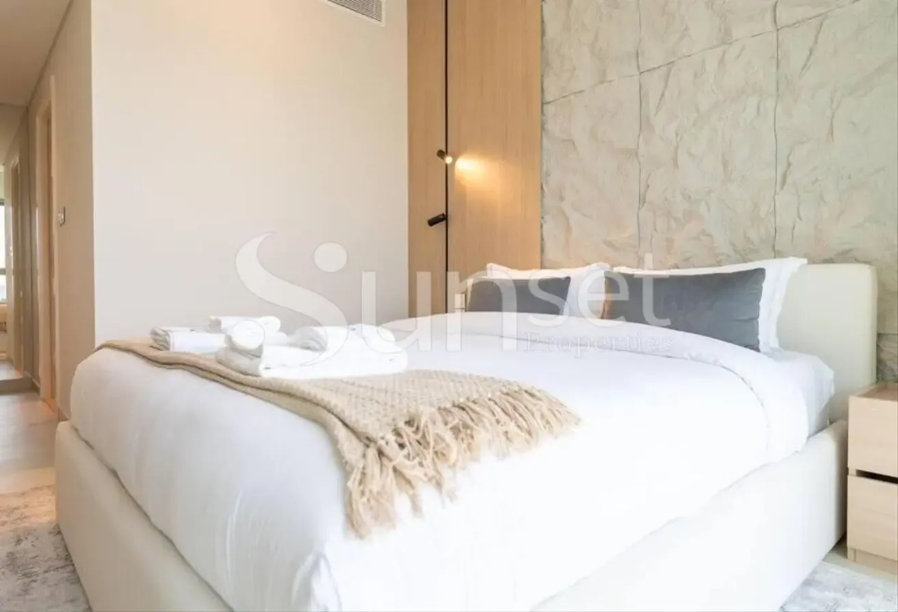 FULLY UPGRADED | PRIME LOCATION | HIGH FLOOR