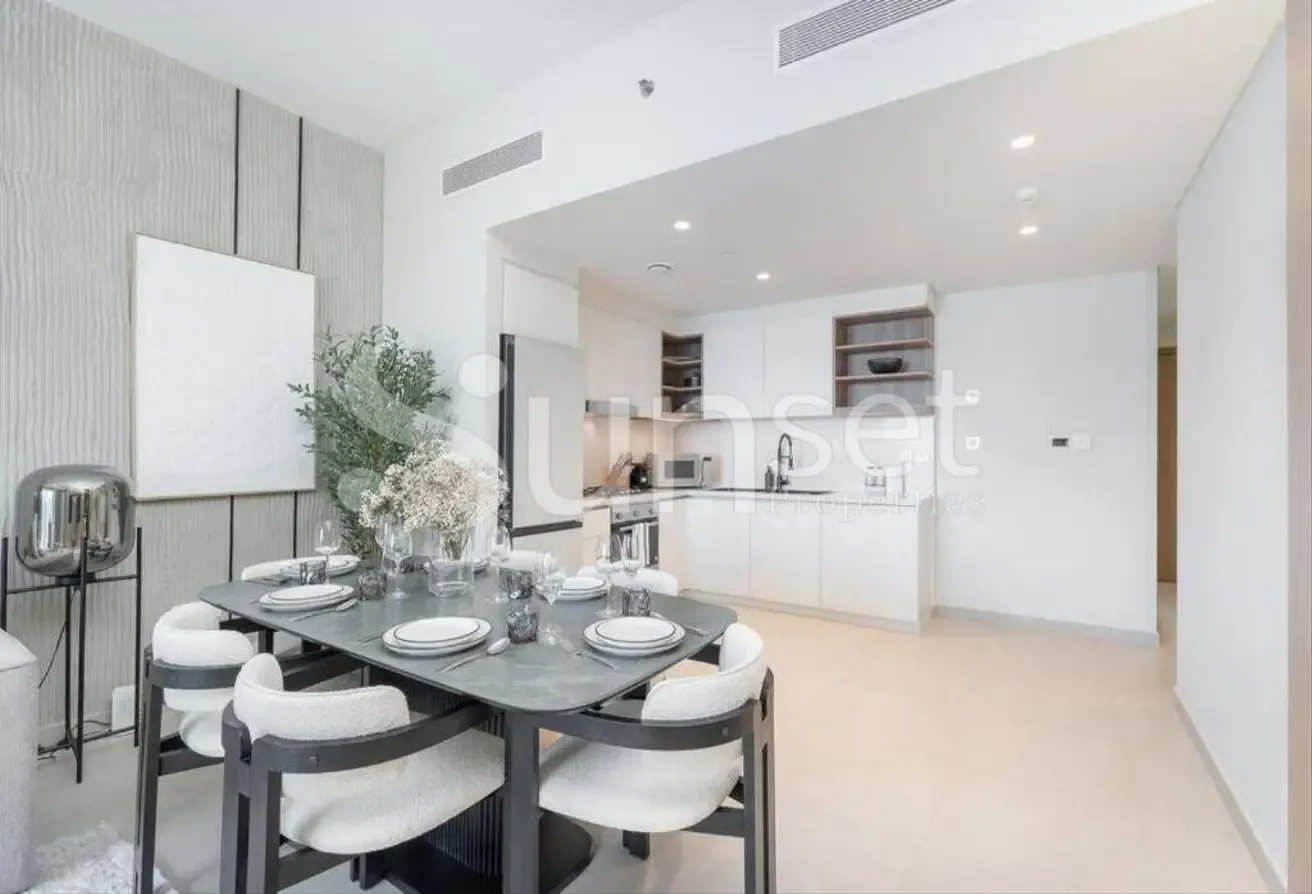 FULLY UPGRADED | PRIME LOCATION | HIGH FLOOR
