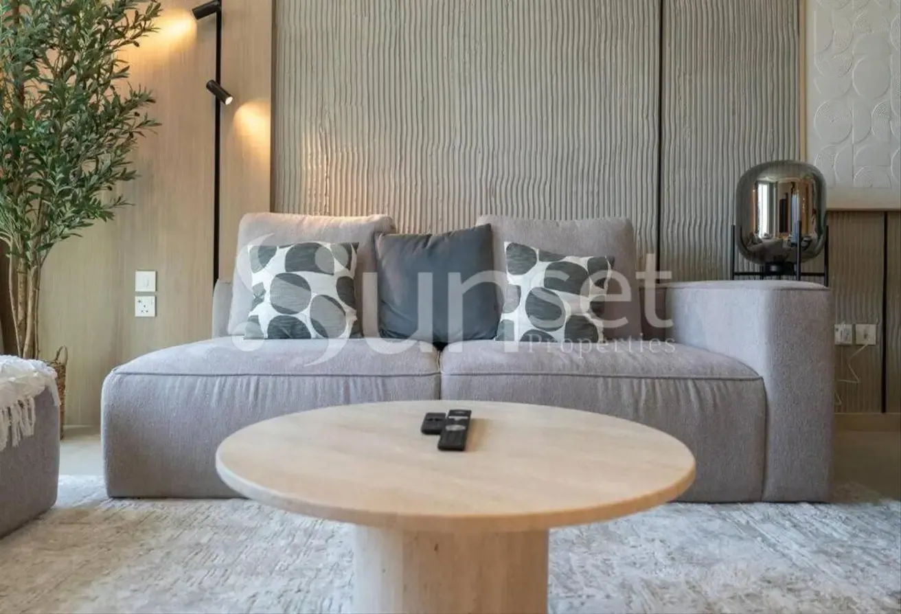 FULLY UPGRADED | PRIME LOCATION | HIGH FLOOR