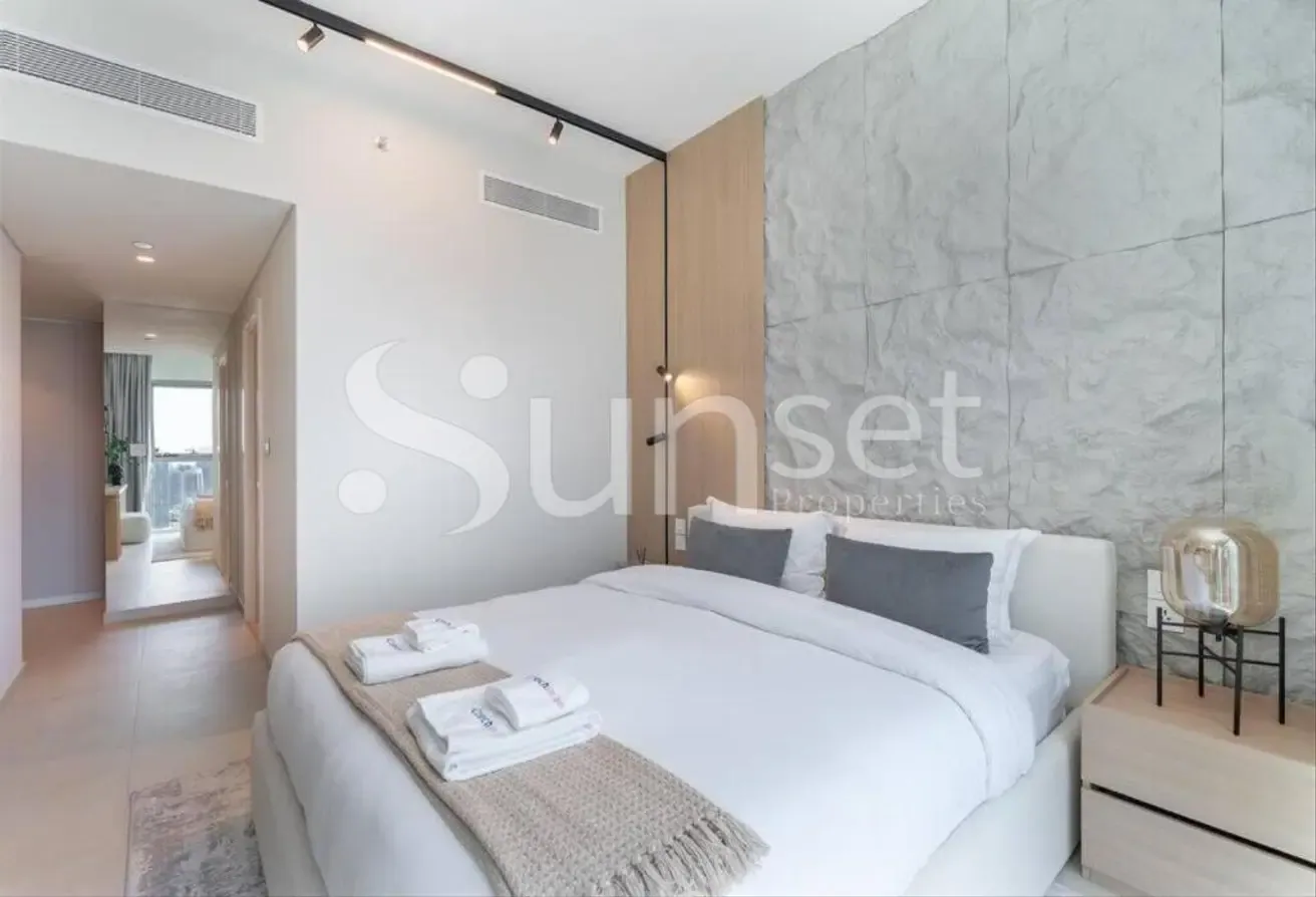 FULLY UPGRADED | PRIME LOCATION | HIGH FLOOR
