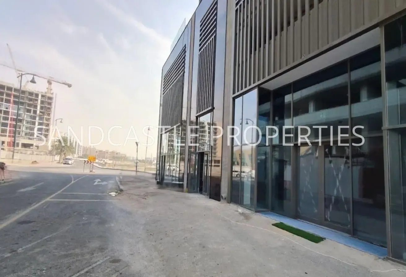 Retail Space | Close to Metro | Ready to Move