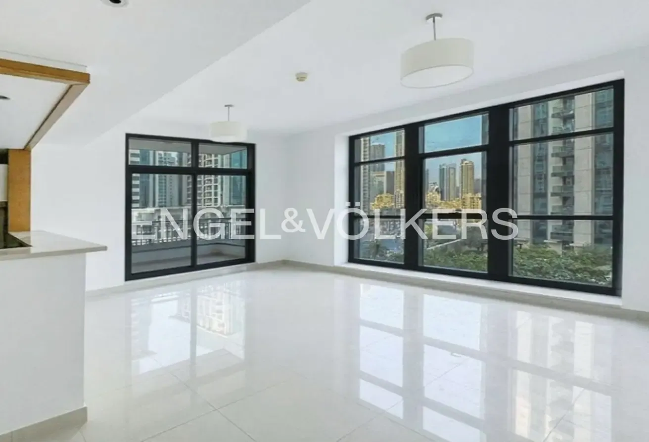Corner Unit | Boulevard View | Well-maintained