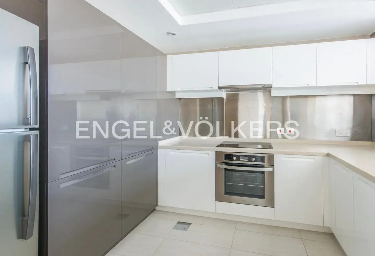 Corner Unit | Boulevard View | Well-maintained