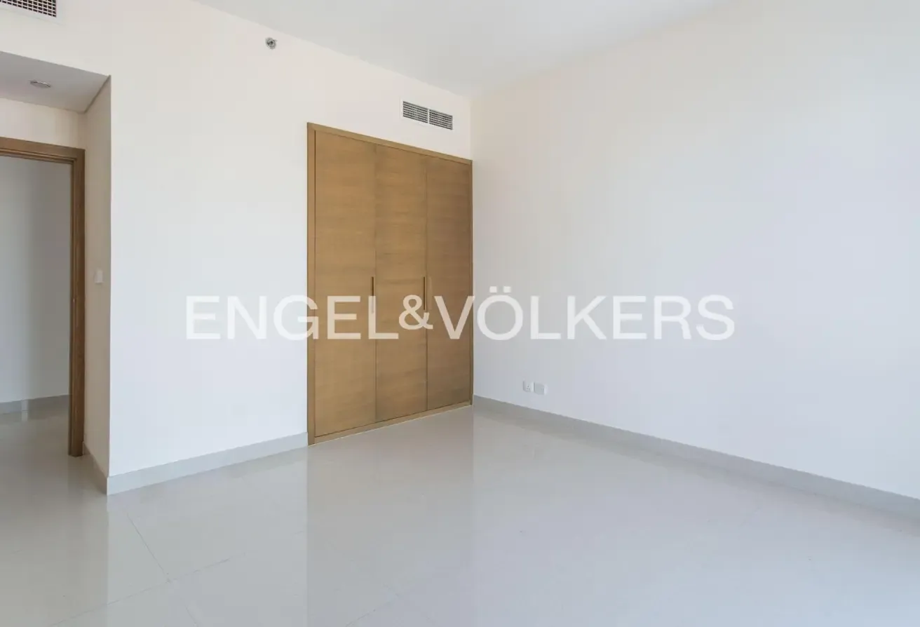 Corner Unit | Boulevard View | Well-maintained